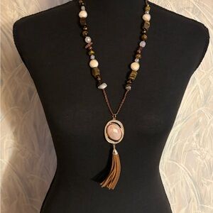 🛍️3/$25🛍️ C1946 Rose Gold Tone Stone & Glass Beaded Tassel Pendant 26”+3”